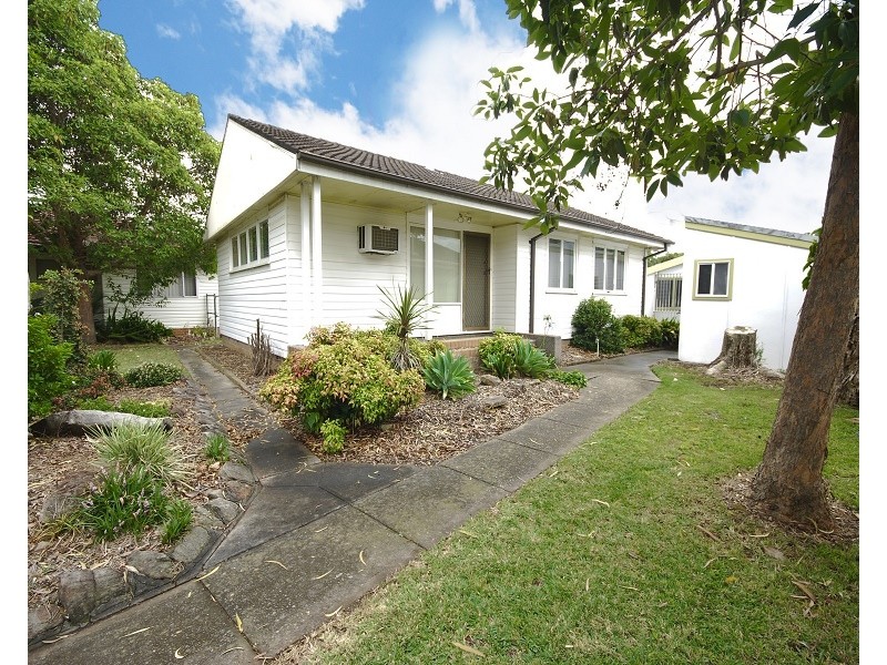 4 Lamont Place, Cartwright NSW 2168