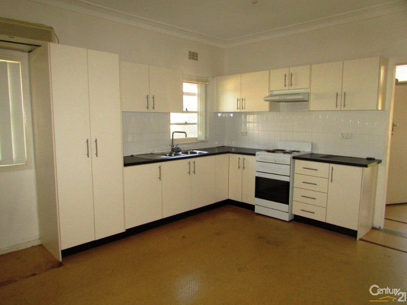 30 McGirr Parade, Warwick Farm NSW 2170