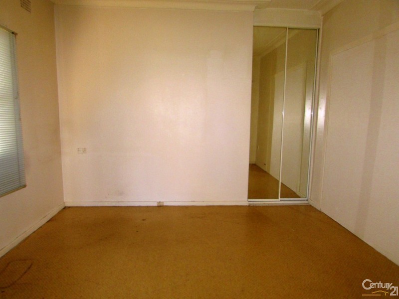 30 McGirr Parade, Warwick Farm NSW 2170