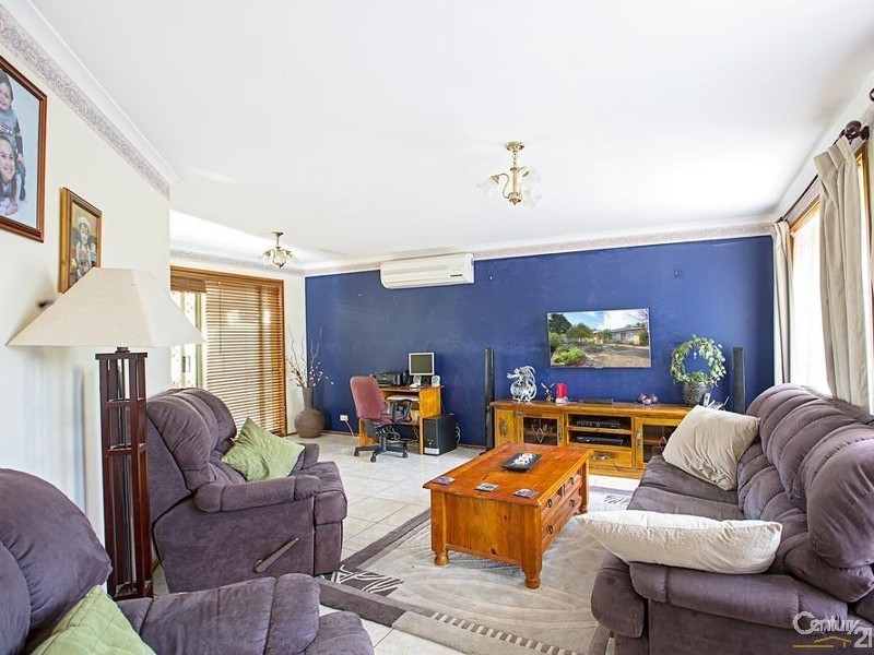 14 Brisbane Road, St Johns Park NSW 2176