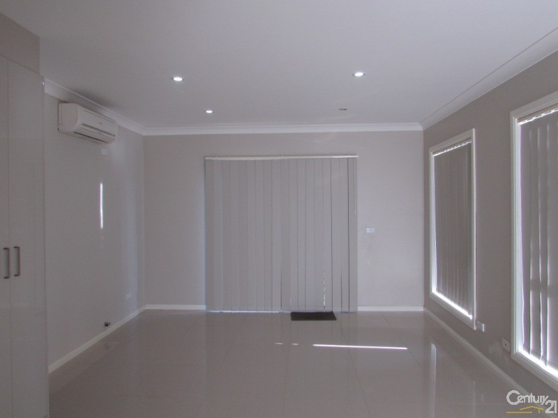 1A Myora Close, Green Valley NSW 2168