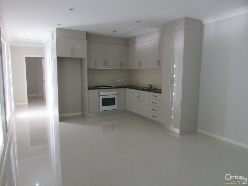 1A Myora Close, Green Valley NSW 2168