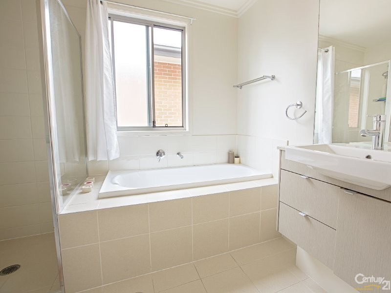 1/120 Edensor Road, Bonnyrigg NSW 2177
