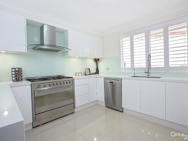 2 Arrawatta Close, Edensor Park NSW 2176