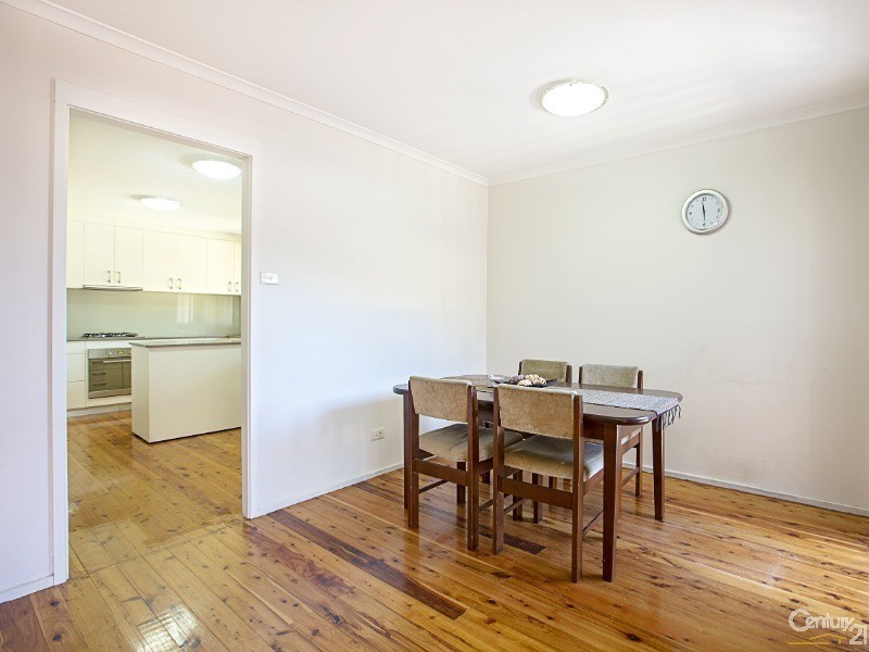 6 Lawley street, Bossley Park NSW 2176