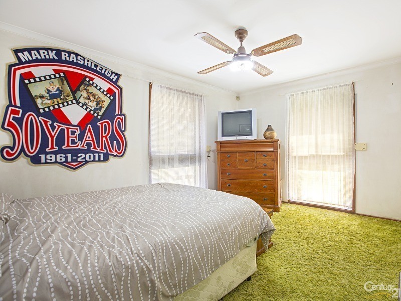 6 Lawley street, Bossley Park NSW 2176