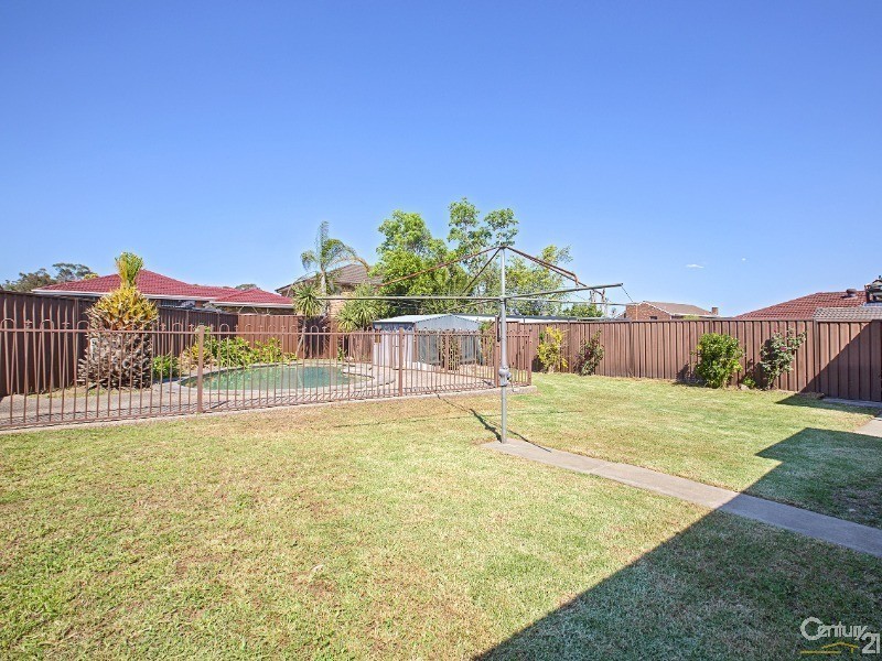 6 Lawley street, Bossley Park NSW 2176