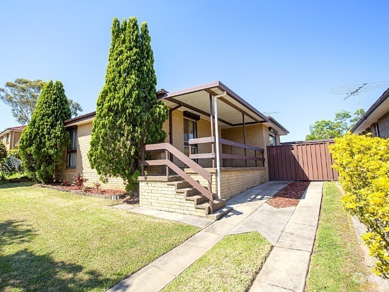 6 Lawley street, Bossley Park NSW 2176