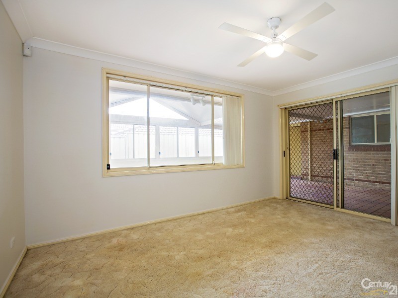 37 Currawong Road, Green Valley NSW 2168