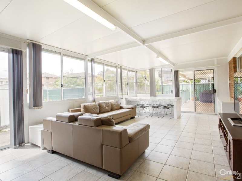 10 Ripple Close, Greenfield Park NSW 2176