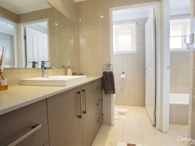 10 Ripple Close, Greenfield Park NSW 2176