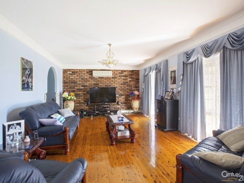 17 Cree Crescent, Greenfield Park NSW 2176