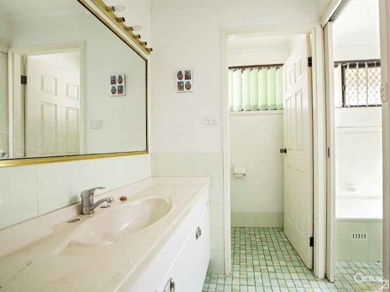 44 Glen Elgin Crescent, Edensor Park NSW 2176