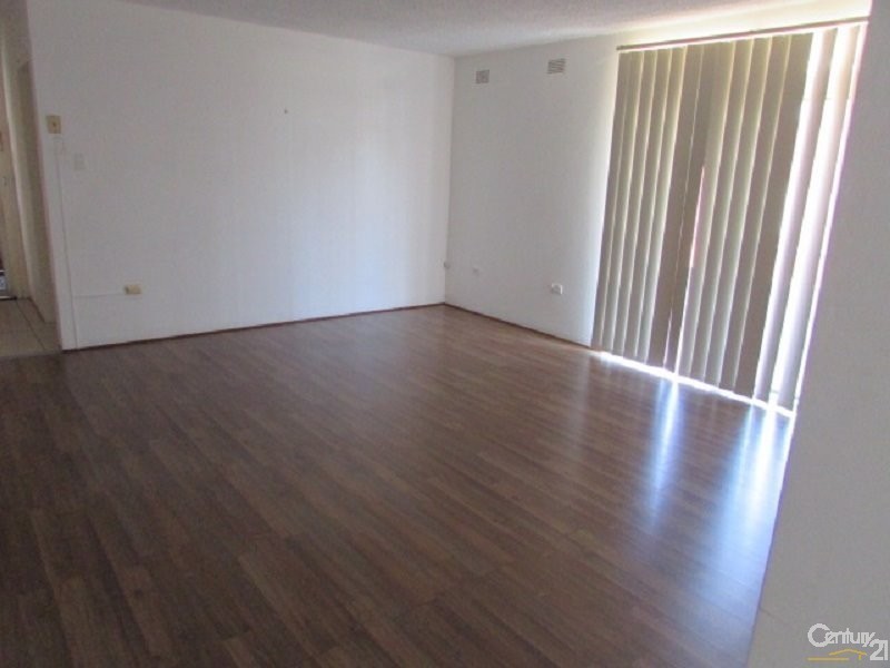 8/49 Hamilton Road, Fairfield NSW 2165