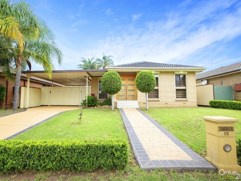15 Sunny Place, St Johns Park NSW 2176