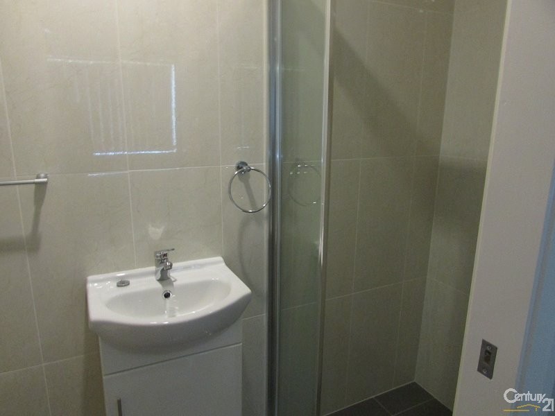 68 Ferngrove Road, Canley Heights NSW 2166