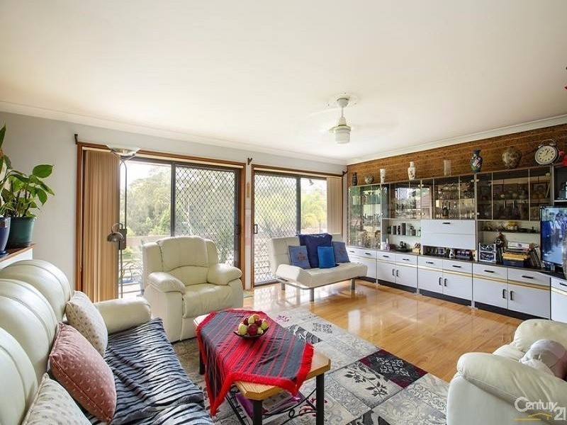 4 Kent Place, Bossley Park NSW 2176