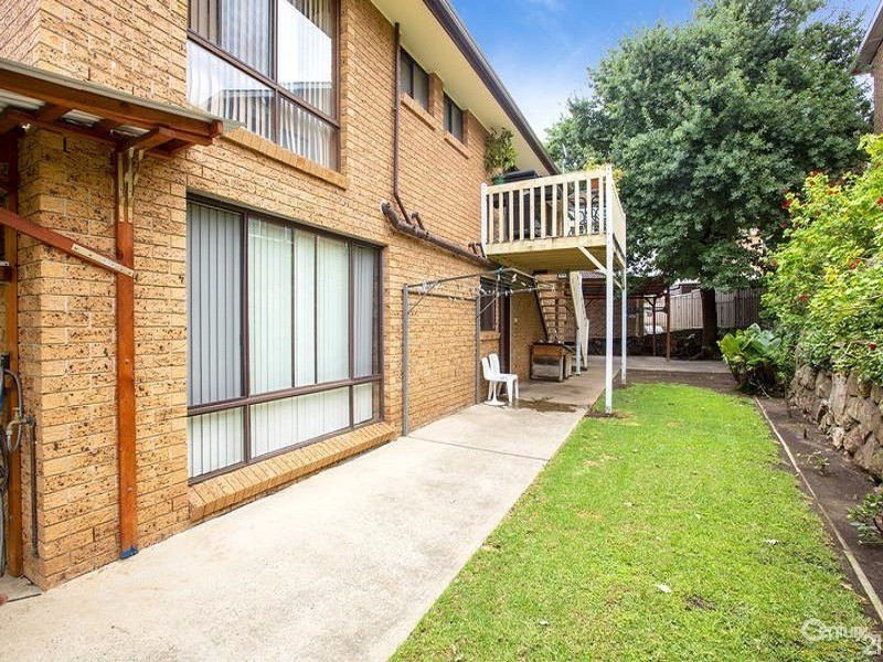 4 Kent Place, Bossley Park NSW 2176