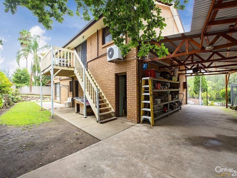 4 Kent Place, Bossley Park NSW 2176