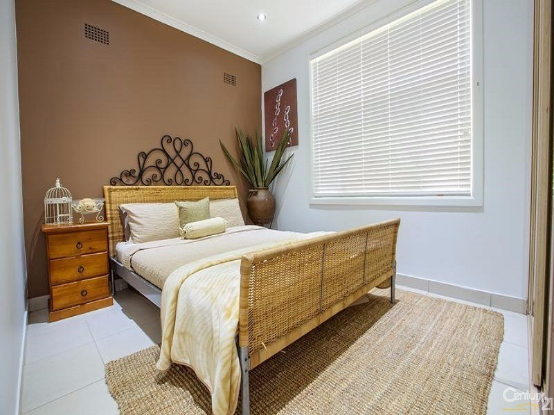 5 Nolan Place, Mount Pritchard NSW 2170