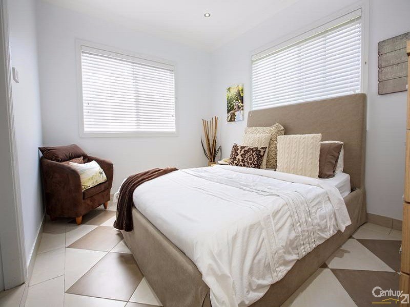 5 Nolan Place, Mount Pritchard NSW 2170