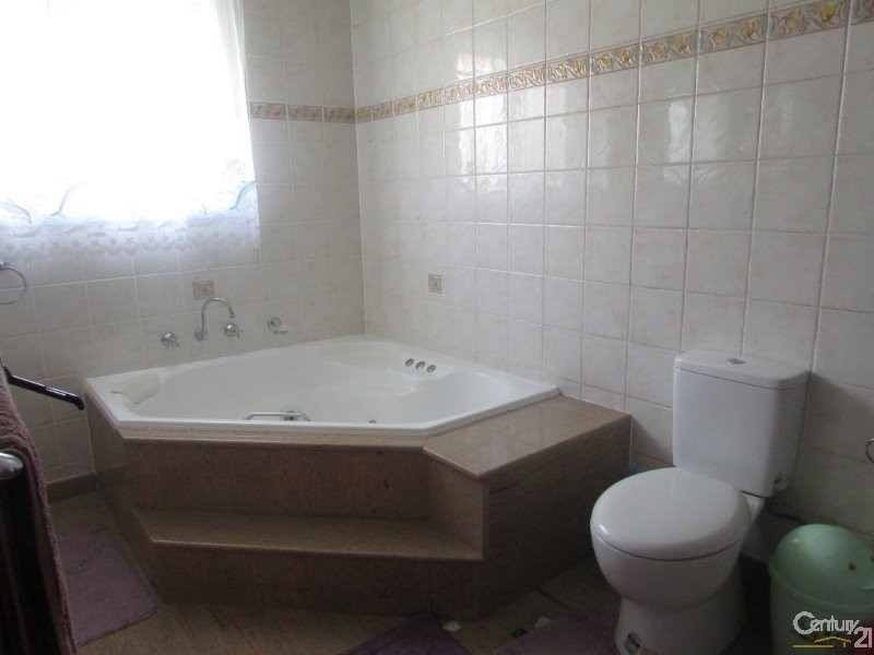 12A Roland Avenue, Liverpool NSW 2170