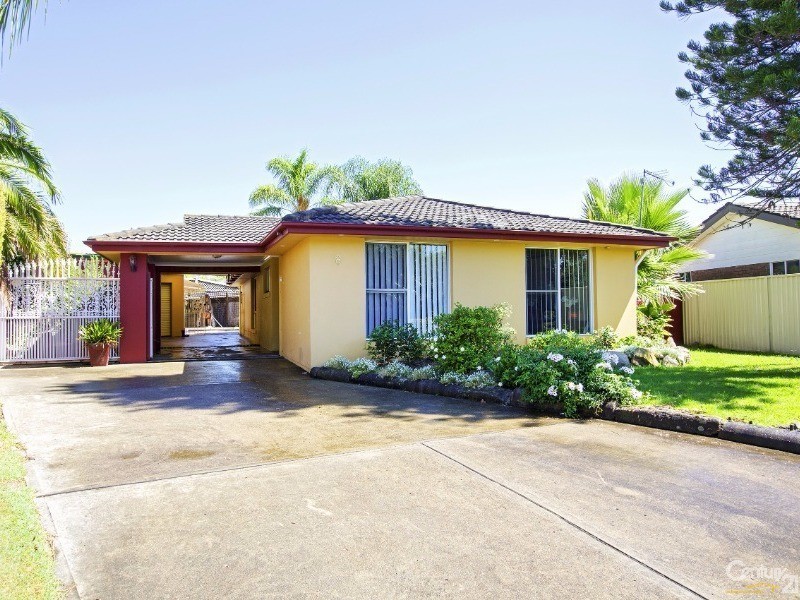 8 Upwey Place, St Johns Park NSW 2176