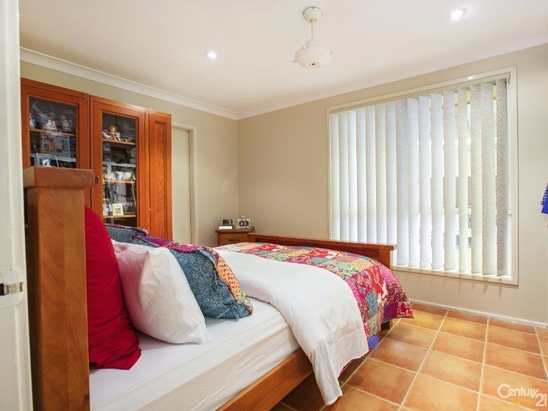 8 Upwey Place, St Johns Park NSW 2176