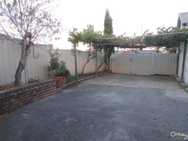 1 Boomerang Road, Edensor Park NSW 2176