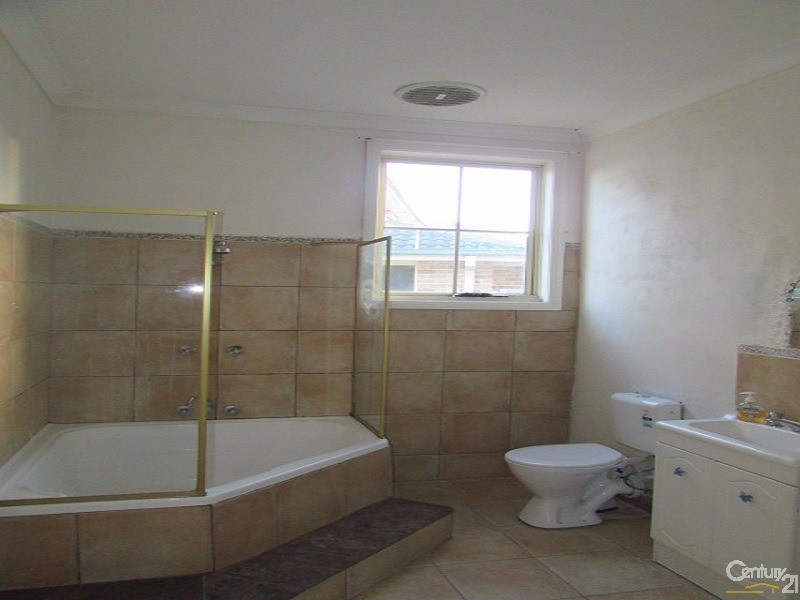 1 Boomerang Road, Edensor Park NSW 2176