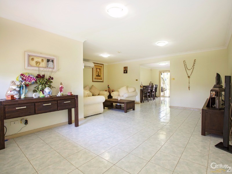 53 Boomerang Road, Edensor Park NSW 2176