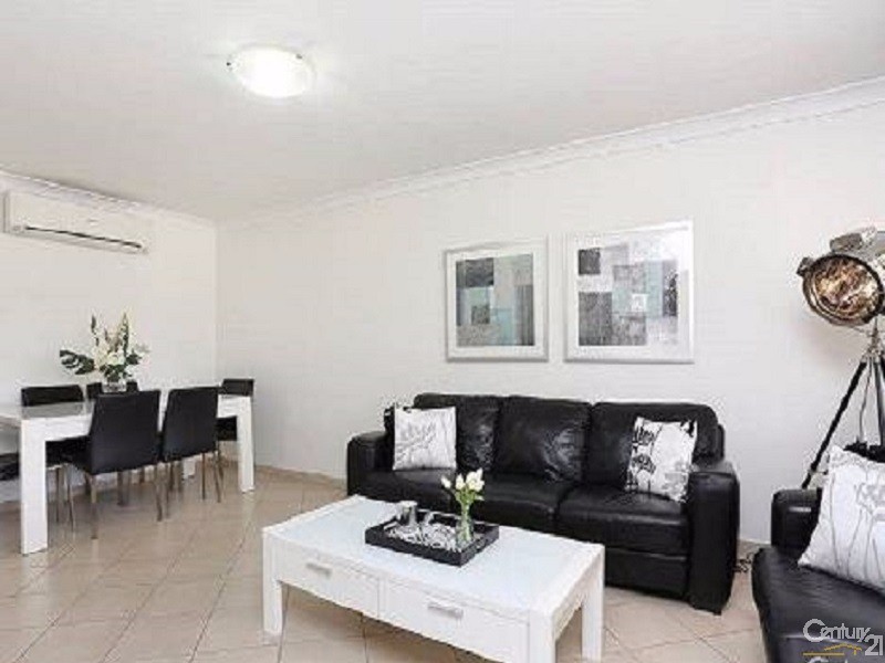 6 Hoyle Place, Greenfield Park NSW 2176