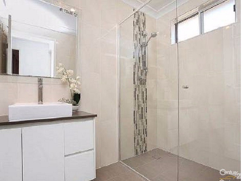 6 Hoyle Place, Greenfield Park NSW 2176