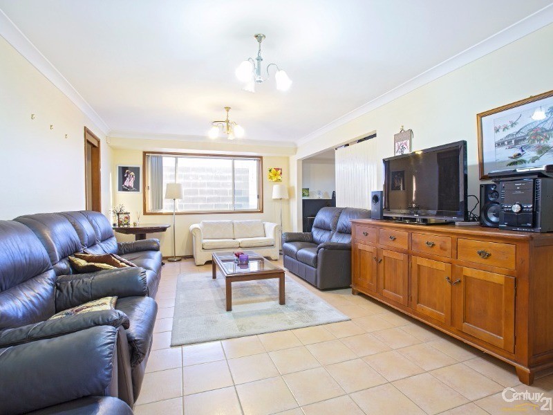 8 Toorak Close, St Johns Park NSW 2176