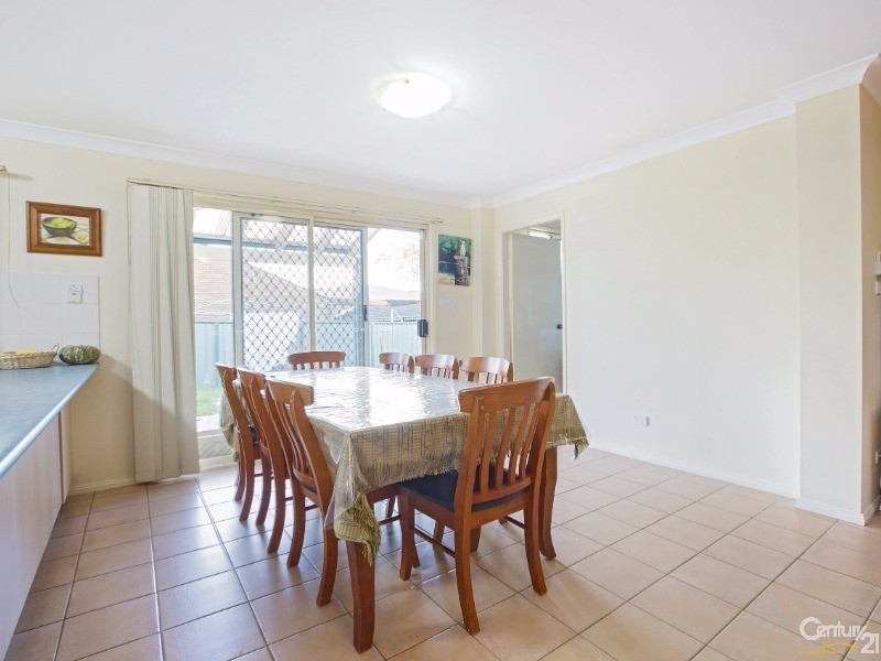 8 Toorak Close, St Johns Park NSW 2176