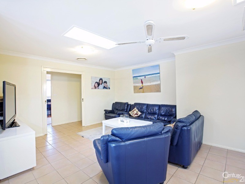 8 Toorak Close, St Johns Park NSW 2176