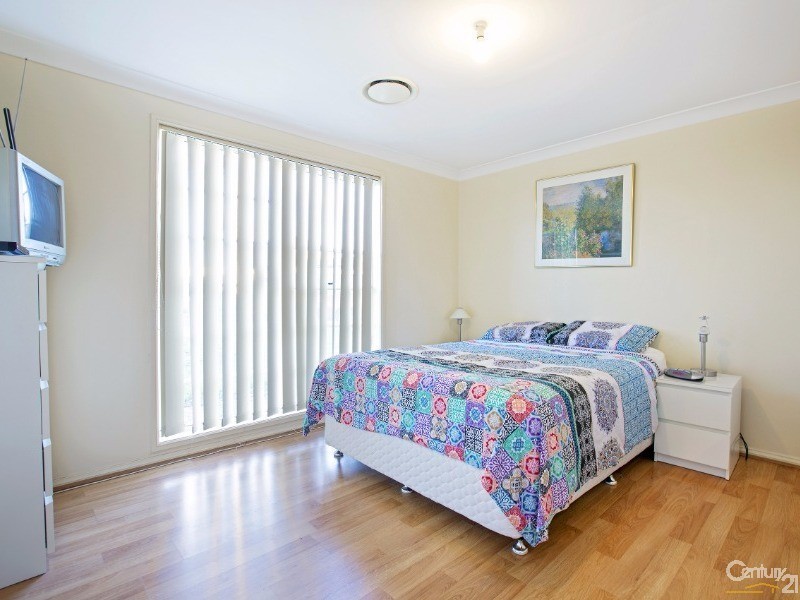 8 Toorak Close, St Johns Park NSW 2176