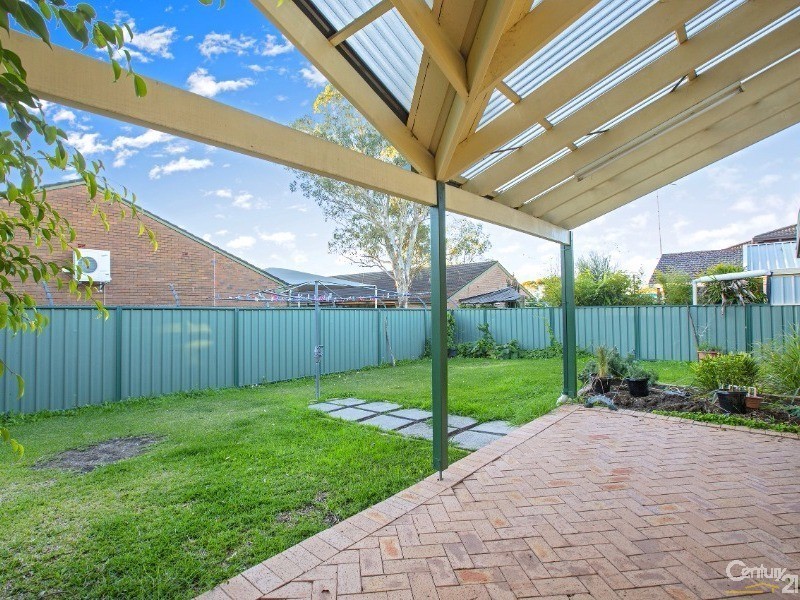 8 Toorak Close, St Johns Park NSW 2176