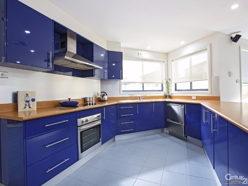 5  Hogan Avenue, Green Valley NSW 2168