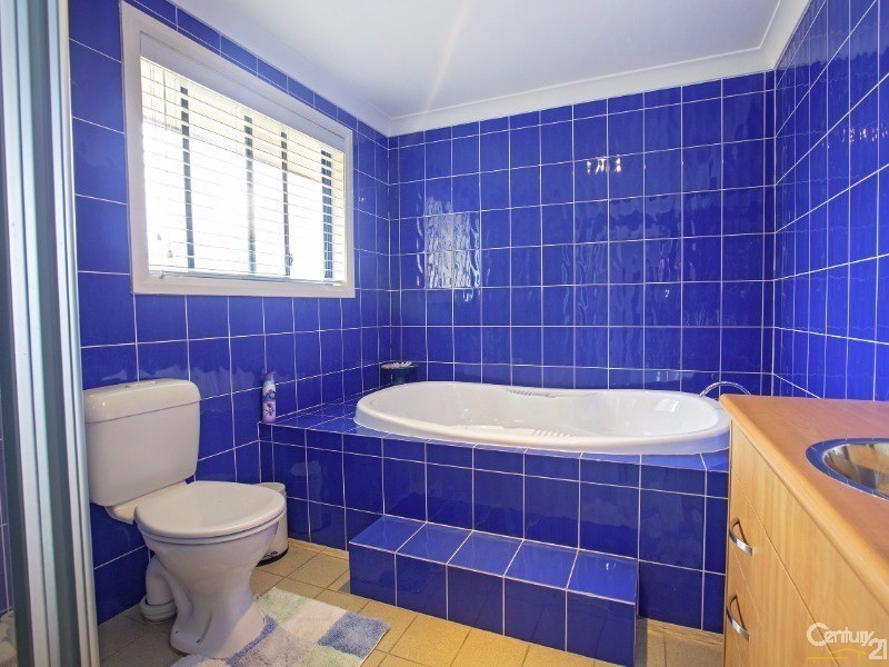 5  Hogan Avenue, Green Valley NSW 2168