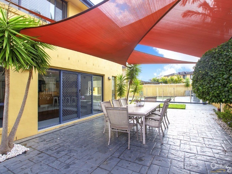 5  Hogan Avenue, Green Valley NSW 2168