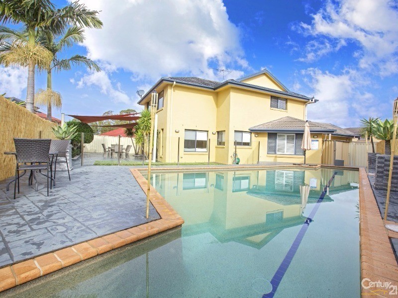 5  Hogan Avenue, Green Valley NSW 2168