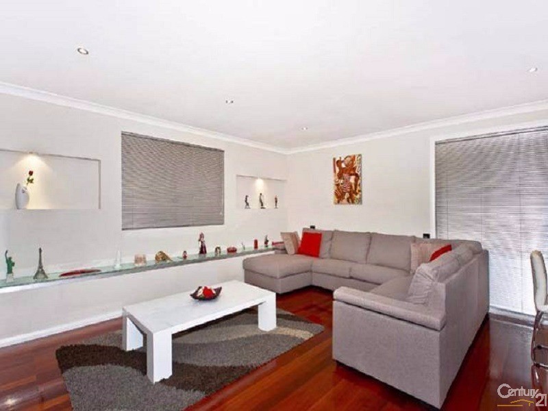 100 Keppel Circuit, Hinchinbrook NSW 2168