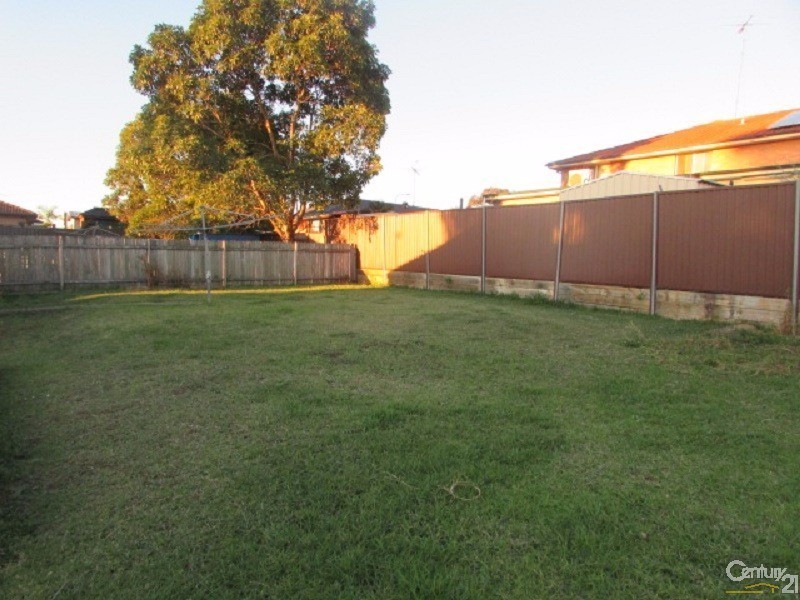 100 Keppel Circuit, Hinchinbrook NSW 2168