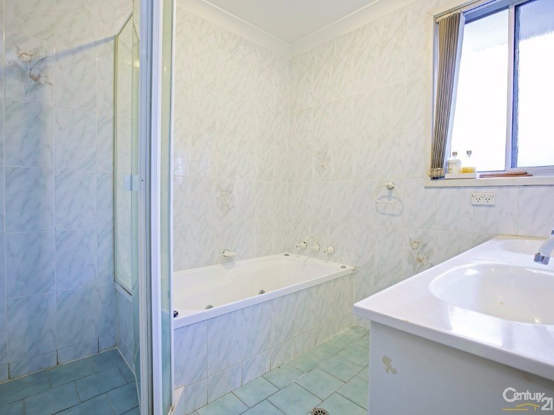 17 Arunta Avenue, Green Valley NSW 2168