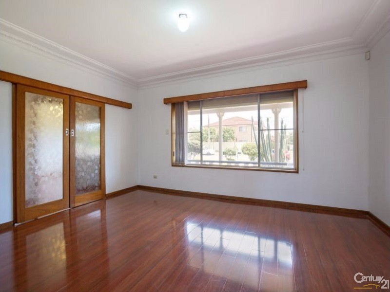 38 First Avenue, Hoxton Park NSW 2171