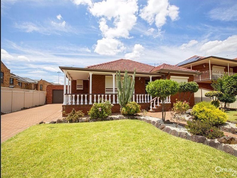 38 First Avenue, Hoxton Park NSW 2171