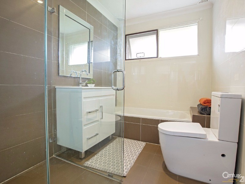 40 Sandringham Street, St Johns Park NSW 2176