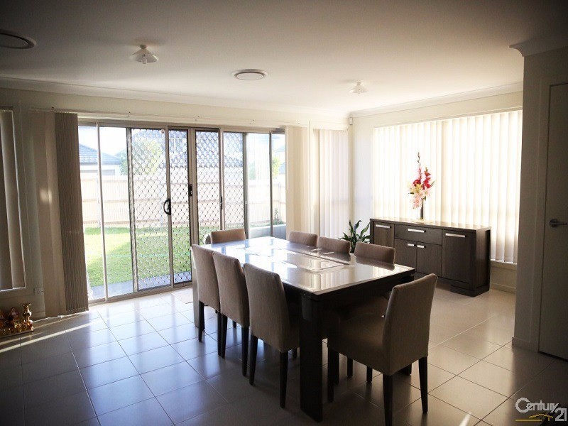 5 Treacy Street, Middleton Grange NSW 2171