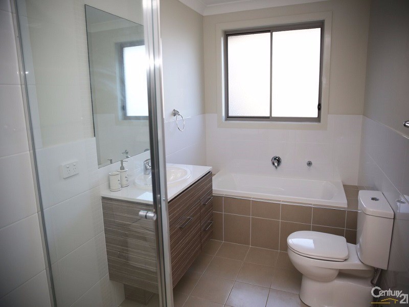 5 Treacy Street, Middleton Grange NSW 2171